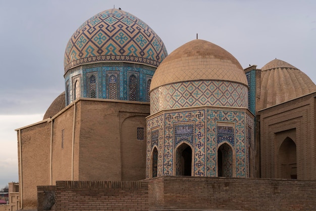 El Mausoleo ShirinBikaAka y el Mausoleo Octaedro en el Complejo Memorial ShahiZinda Samarkand Uzbekistán