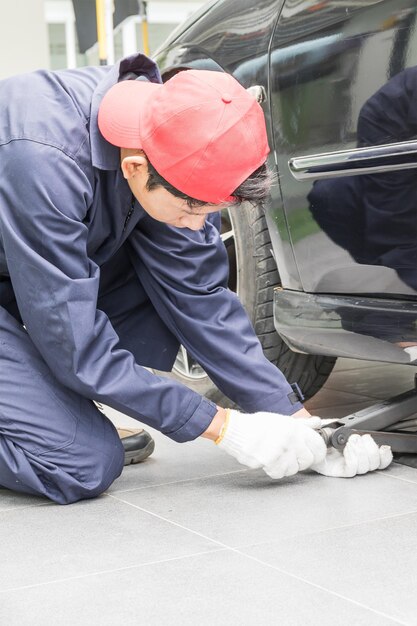 Mecánico de reparación de automóviles