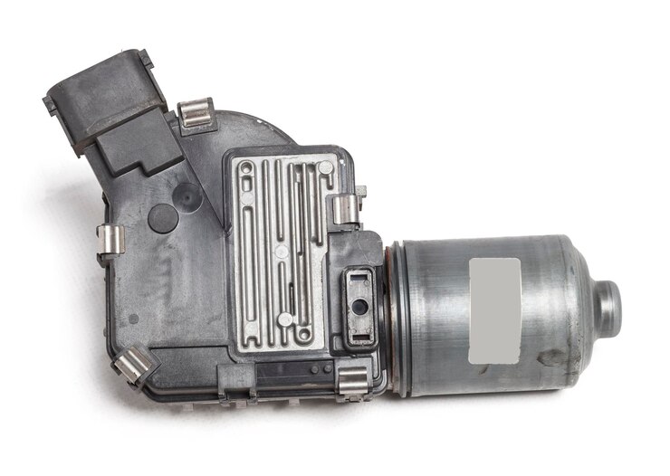 Foto mecanismo de limpeza motor elétrico com um redutor que retorna as escovas ao seu lugar, bem como as alavancas e as próprias escovas operam com uma lavadora que fornece água para o vidro