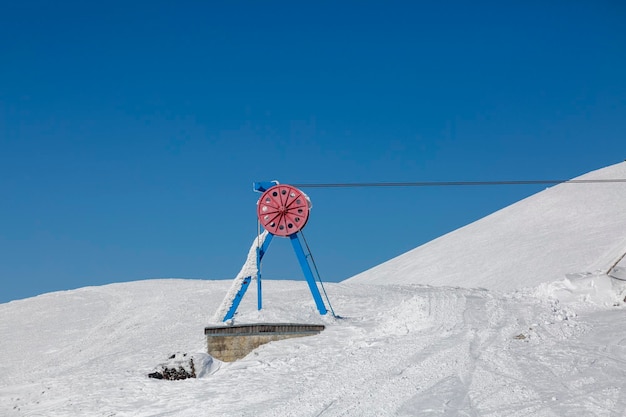 Mechanische Spule für einen alten Aufzug in den Bergen