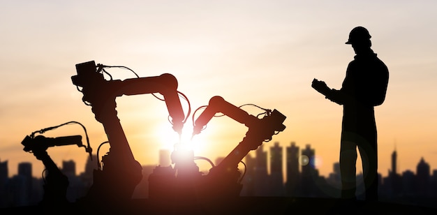 Mechanisierte Industrieroboterarme in der Fabrik der Zukunft