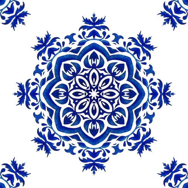 Medaillon-Damast-Aquarell blaue und weiße Hand gezeichnete Fliese nahtloses dekoratives Farbmuster. Elegante Mandala-Textur für Stoff und Azulejo-Fliesen