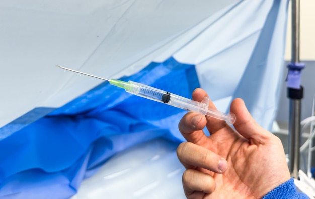 medicamentos hospitalares agulhas seringas equipamento médico em ambiente clínico focado injecção conveyi