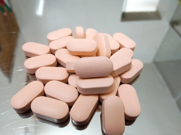 Medicamentos o tabletas para el paciente Microbacterium Tuberculosis Bacteria (MTB)