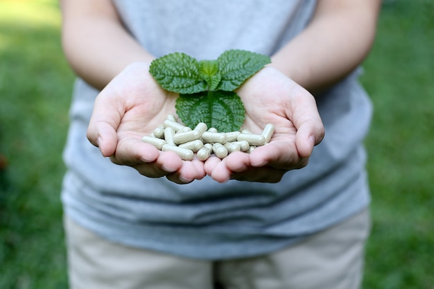 Medicina cápsula orgânica para uma boa saúde