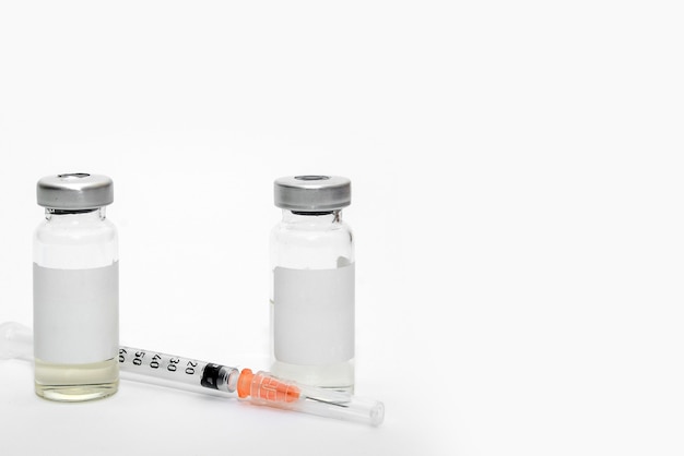 medicina de vacuna vial jeringa para inyección Tratamiento de vacunación para coronavirus Covid 19