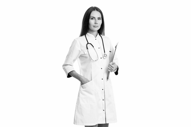 médico cardiólogo mantener la carpeta en el estudio foto de cardiólogo médico usar abrigo blanco
