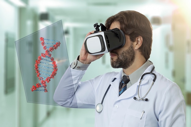 Médico em um hospital, usando óculos de realidade virtual, olhando um DNA virtual