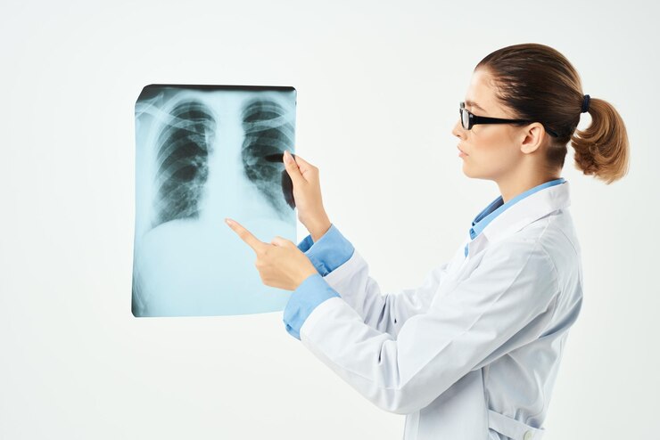 Foto médico raio x em mão diagnóstico profissionais hospitalares foto de alta qualidade