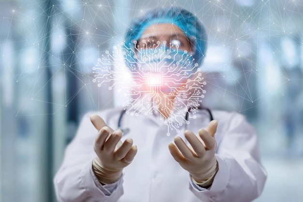 Un médico sosteniendo una esfera digital con una gorra azul y guantes.