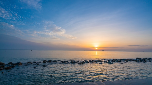 Meer-Sonnenaufgang-Ansicht