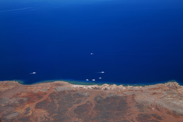 Foto meer und land von oben