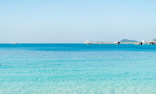 Meer und Strand im Sommer mit einem Feiertag Samae San Chonburi Thailand