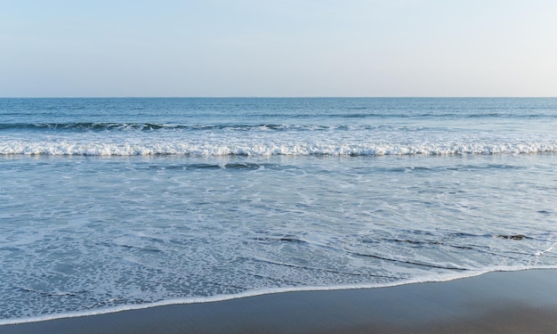 Meereswelle mit Sandstrand