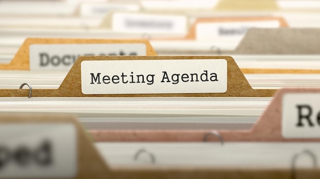 Meeting-Agenda-Konzept Farbige Dokumentenordner, sortiert nach Katalog-Detailansicht, selektiver Fokus, 3D-Rendering