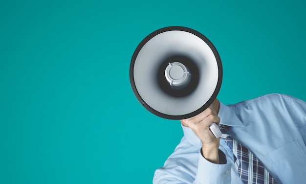 Megaphon mit Stimmwerbung Megaphon öffentlicher Sprecher sprechende Männer