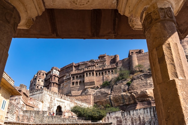 Mehrangarh Fort, Jodhpur, Rajasthan, Indien, Mehrangarh Fort auf dem Hügel UNESCO-Weltkulturerbe berühmtes indisches touristisches Wahrzeichen in Jodhpur.