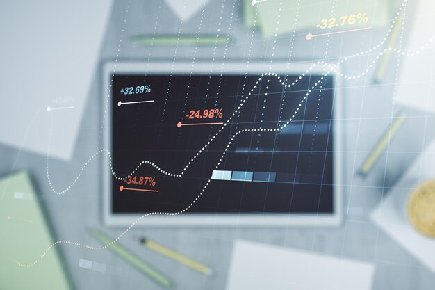 Mehrfachbelichtung der abstrakten Statistikdaten-Hologrammschnittstelle und des modernen digitalen Tablets im Hintergrund-Computing- und Analysekonzept