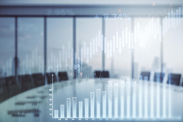 Mehrfachbelichtung eines abstrakten virtuellen Finanzdiagramm-Hologramms auf einem modernen Konferenzraum-Hintergrund-Forex- und Anlagekonzept