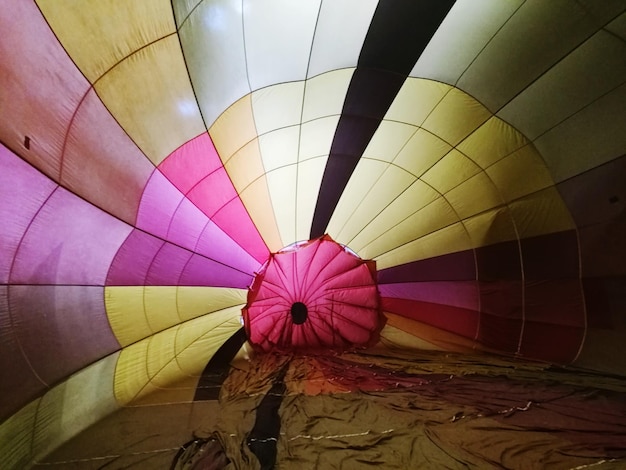 Foto mehrfarbiger heißluftballon