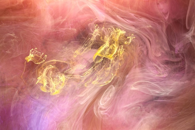 Mehrfarbiger rosa Rauch abstrakter Hintergrund Acrylfarbe Unterwasserexplosion