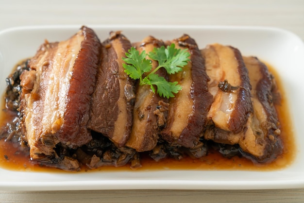 Mei cai kou rou oder steam belly pork mit swatow senf cubbage rezepte - chinesische küche