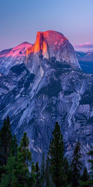 Foto meia cúpula ao pôr-do-sol no parque nacional de yosemite