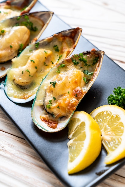 mejillón al horno con queso