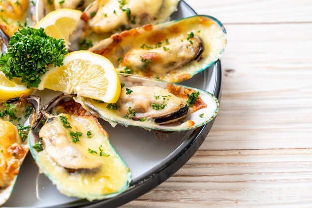 Mejillón Al Horno Con Queso