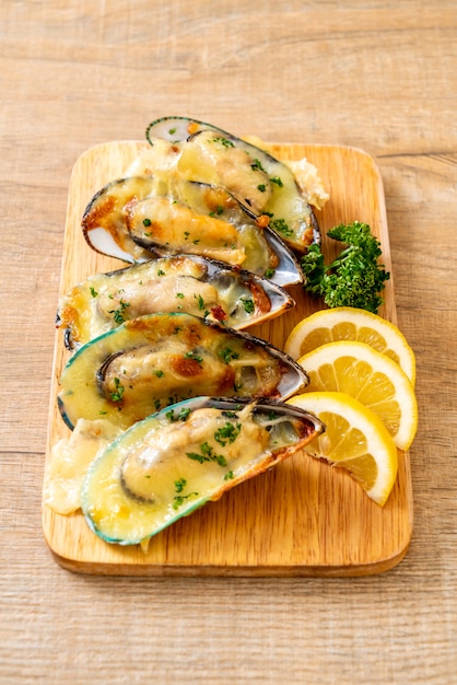 Mejillones al horno con queso