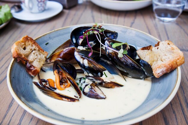 Mejillones al vapor en salsa de crema