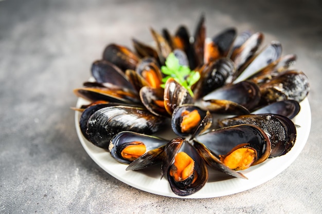 mejillones en conchas comida de marisco fresco en la mesa espacio de copia fondo de comida