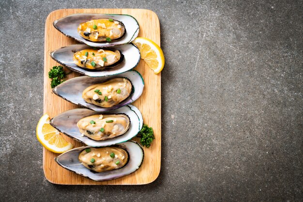 Foto mejillones con limon y ajo