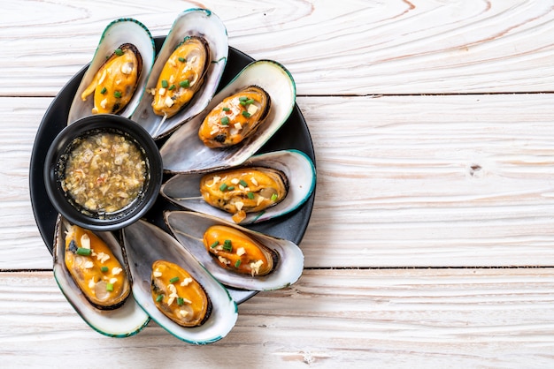 Mejillones Con Limon Y Ajo