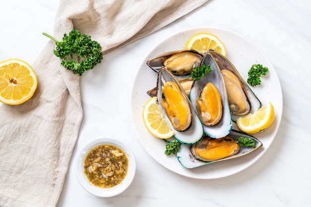 Mejillones Con Limon Y Perejil