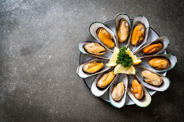 Mejillones Con Limon Y Perejil