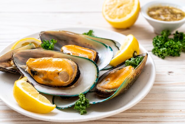 Mejillones Con Limon Y Perejil