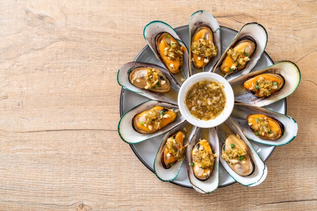 mejillones con salsa picante de mariscos