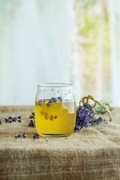 Mel e açúcar aromatizados com lavanda