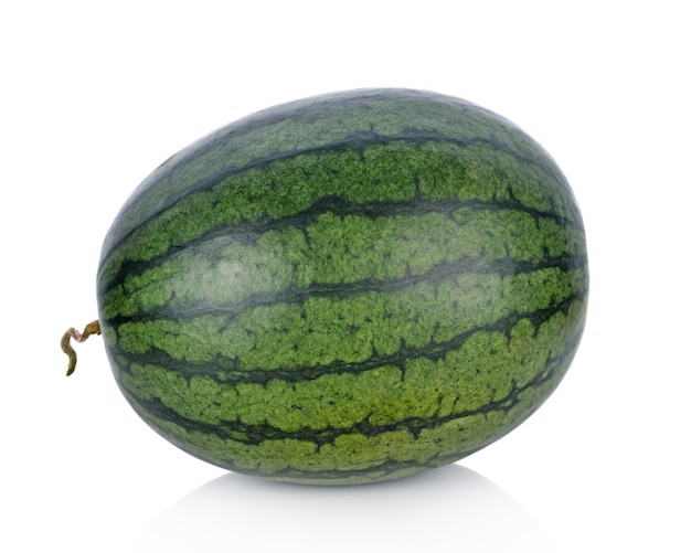 Melón de agua sobre fondo blanco