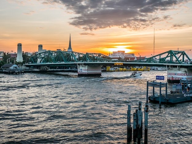 Memorial Bridge