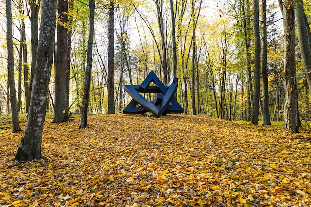 Foto el memorial del holocausto a los judíos asesinados durante la segunda guerra mundial. alytus, lituania