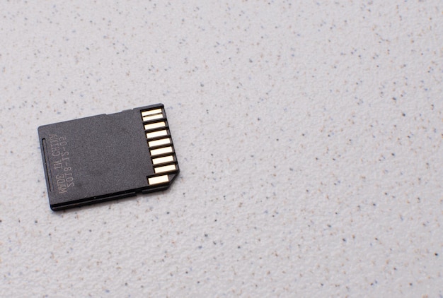 Memory card ou cartão de memória é um dispositivo utilizado basicamente para armazenamento de dados Existem diversos dispositivos que suportam cartões de memória como câmeras digitais videogames celulares notebooks computadores