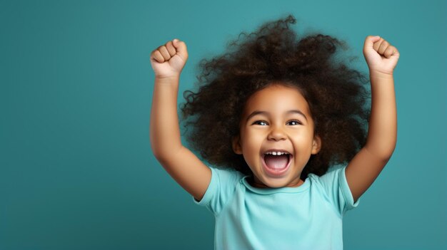 Menina afro-americana feliz com penteado afro gritando em fundo azul ia geradora