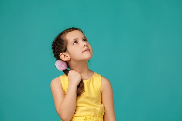 Menina bonita e orgulhosa