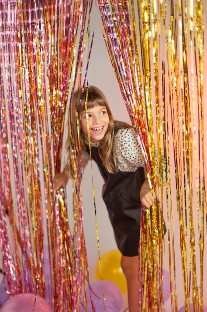 Foto menina bonita em festa festiva