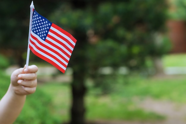 Menina, com, bandeira americana, dia independência, conceito dia bandeira