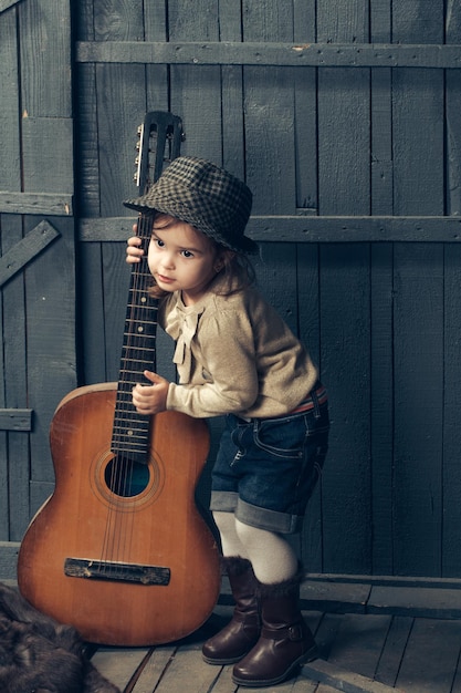 Menina com violão