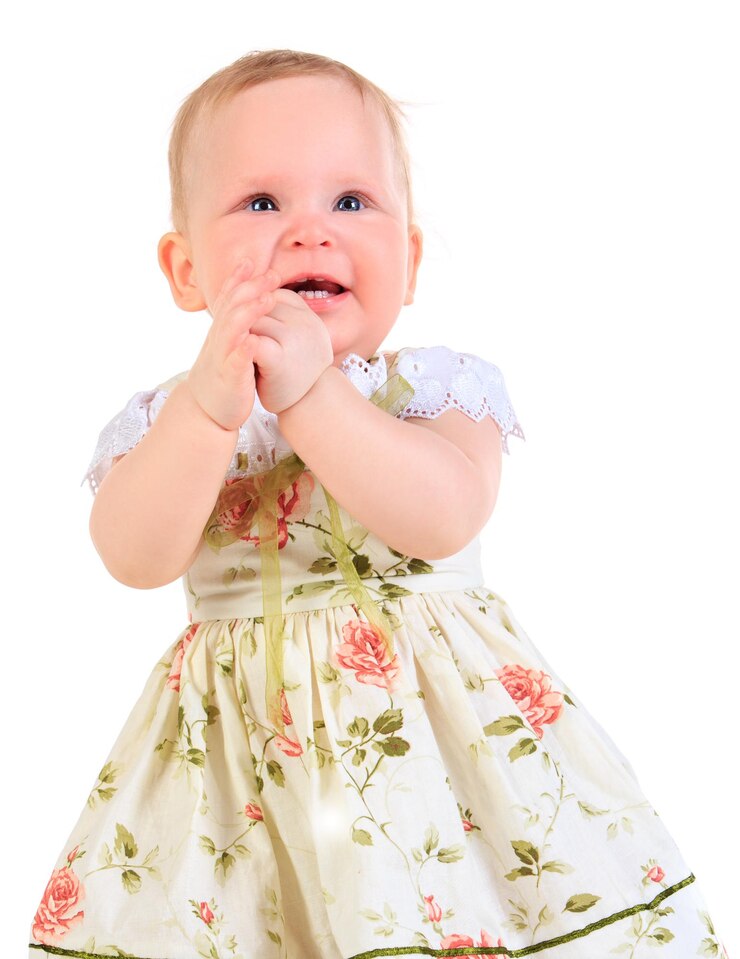 Foto menina de um ano de idade em um fundo branco