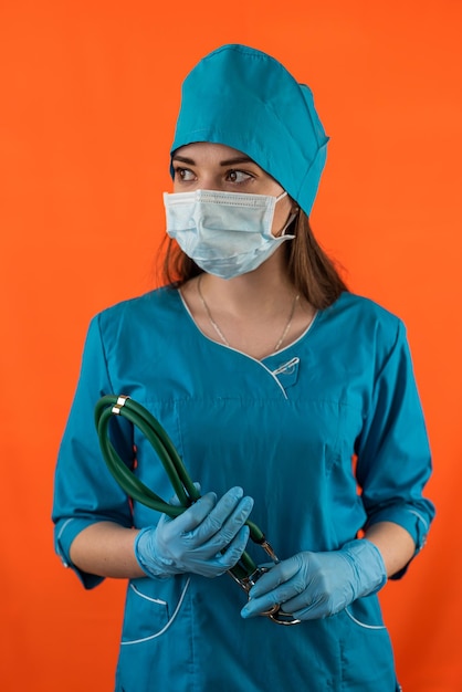 Menina do médico interno que vai fazer estágio no hospital